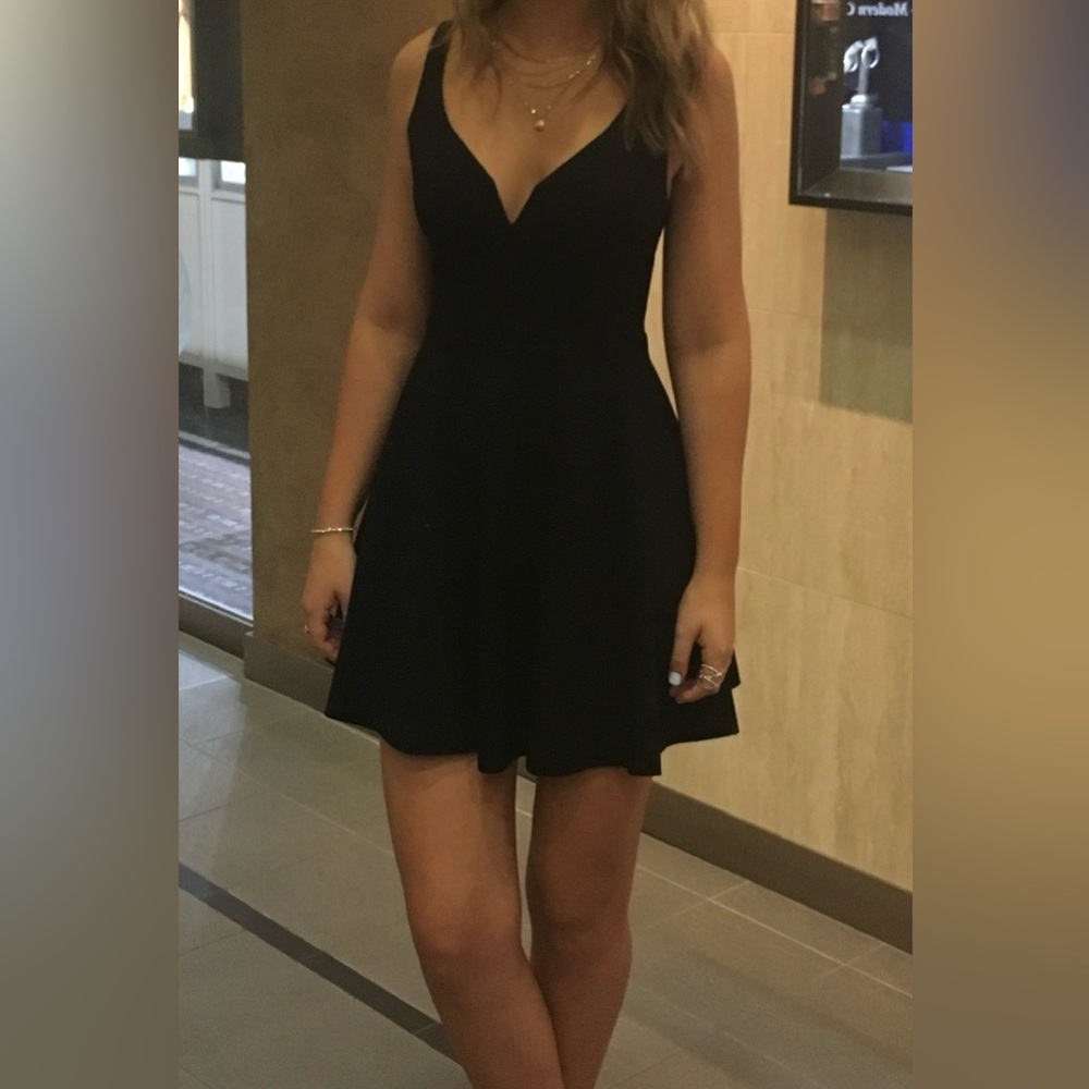 Little black dress size XS, perfect for homecoming